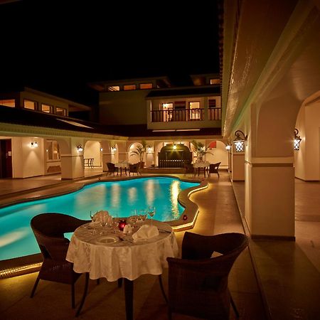 Neonz Resort & Club Ānand Kültér fotó
