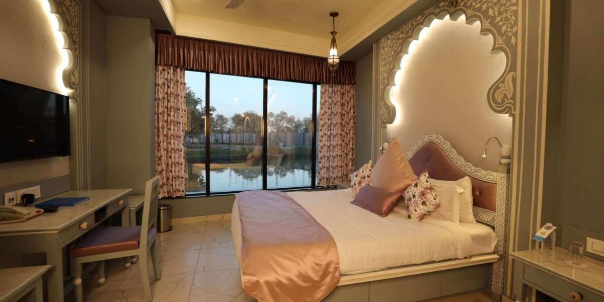 Neonz Resort & Club Ānand Kültér fotó