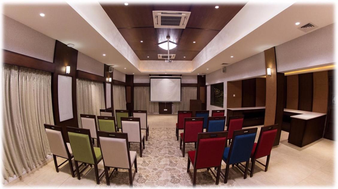 Neonz Resort & Club Ānand Kültér fotó