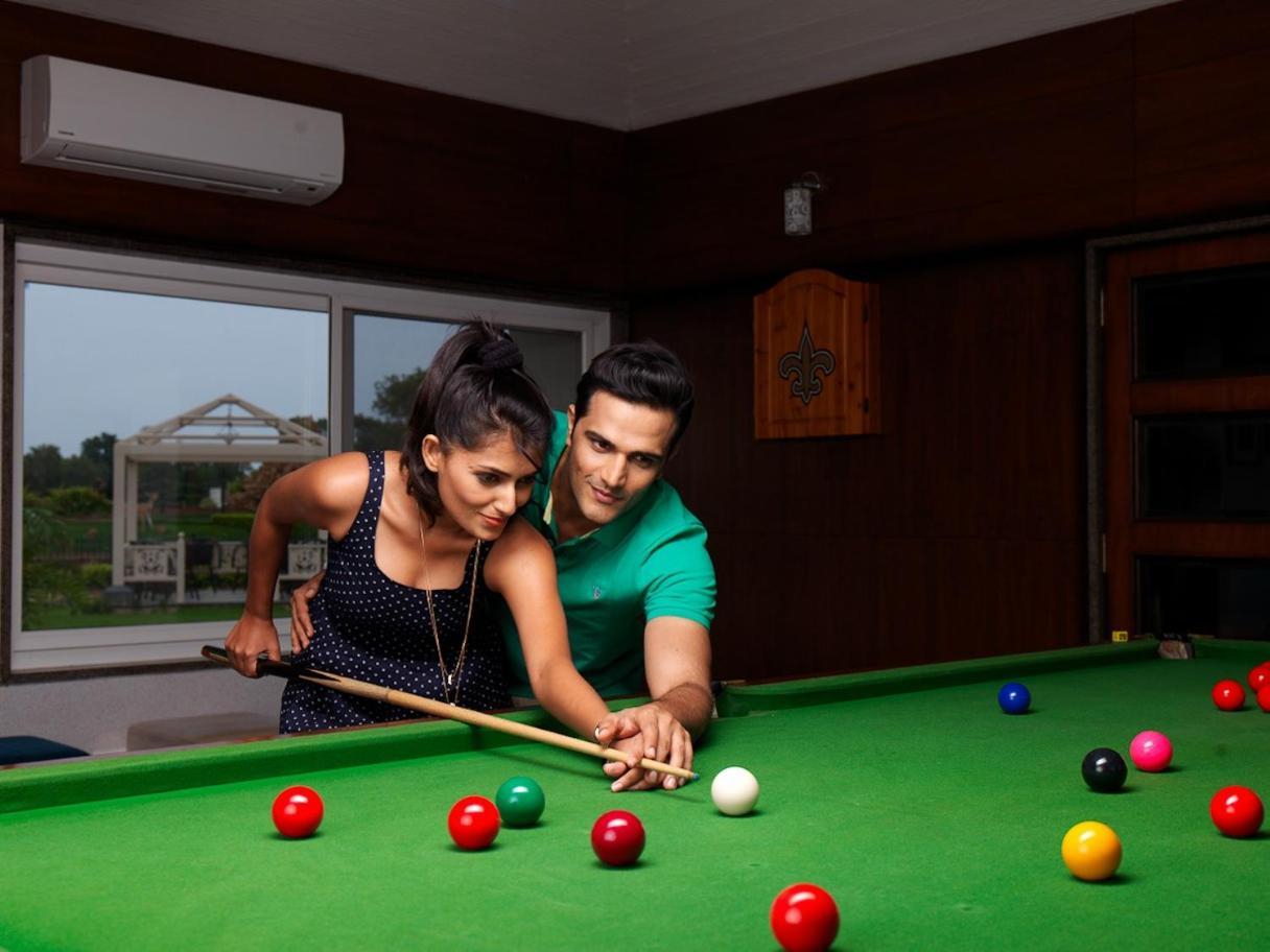 Neonz Resort & Club Ānand Kültér fotó