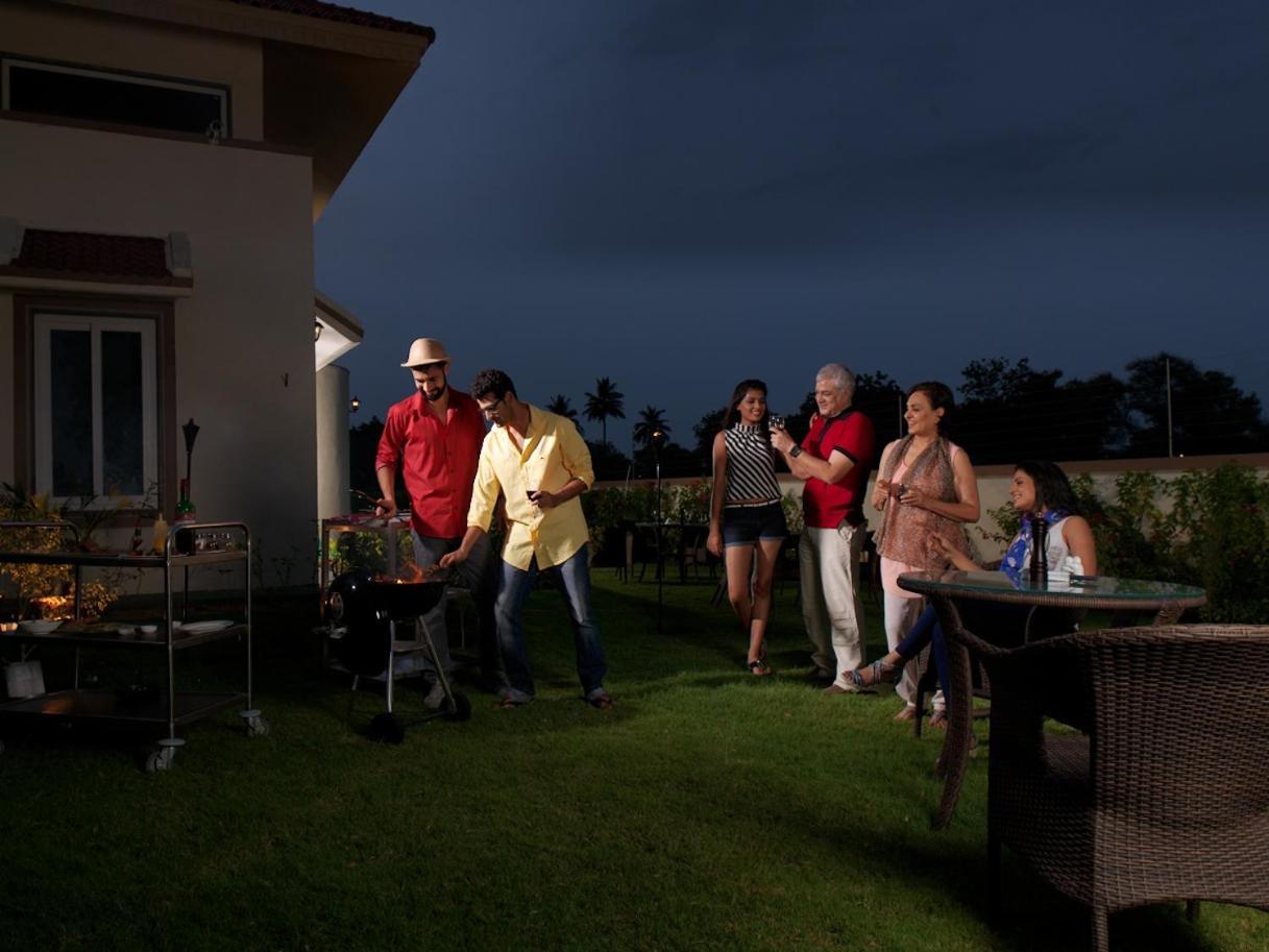 Neonz Resort & Club Ānand Kültér fotó