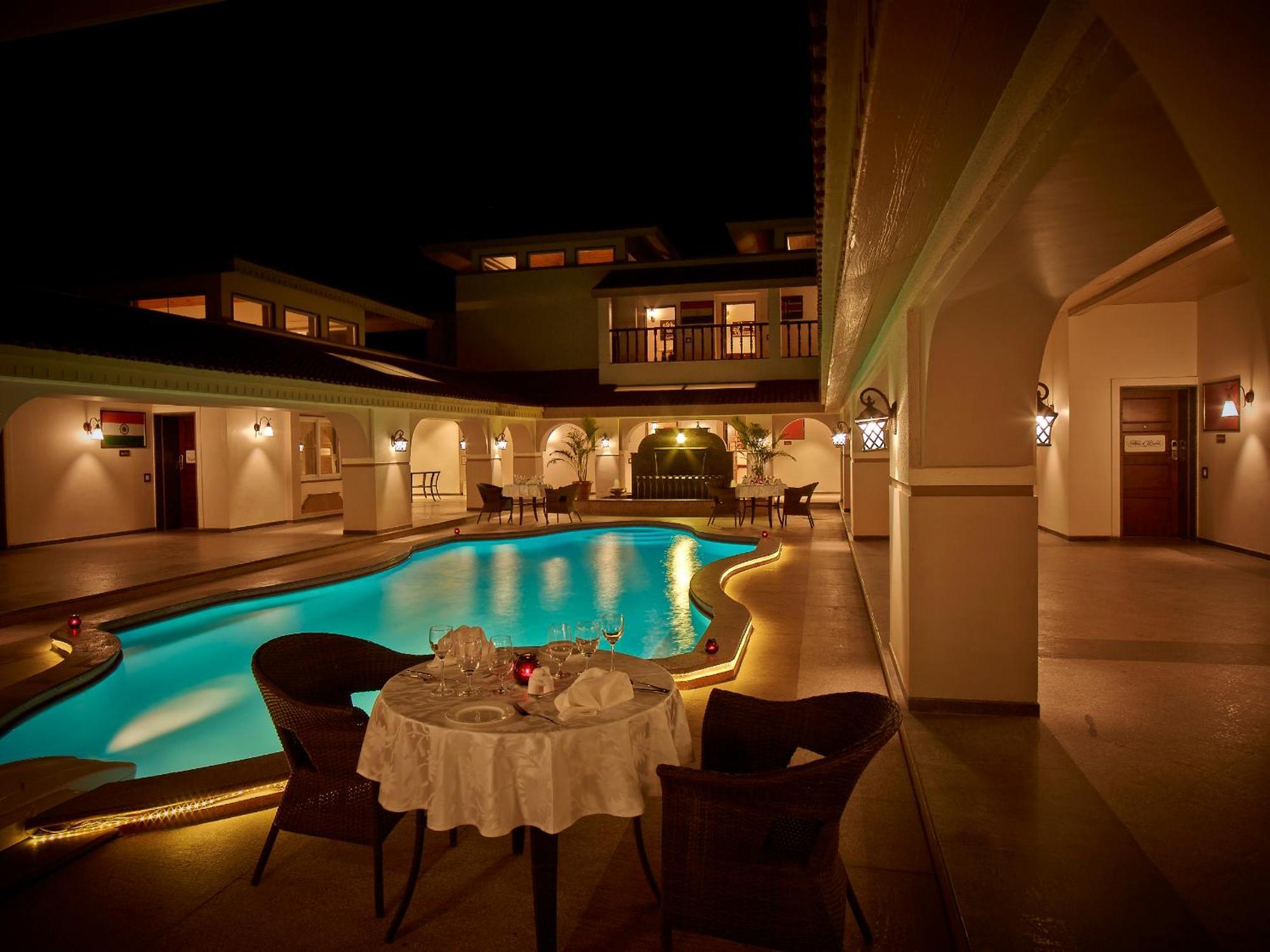 Neonz Resort & Club Ānand Kültér fotó